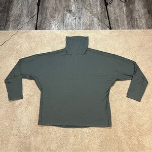 Women’s XL Lululemon Moraine Turtleneck